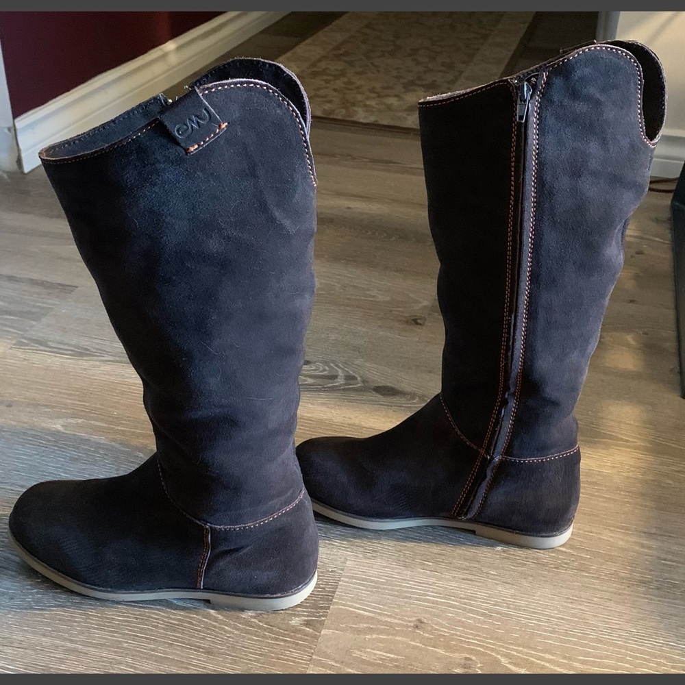 EMU  Suede Boots Size 39